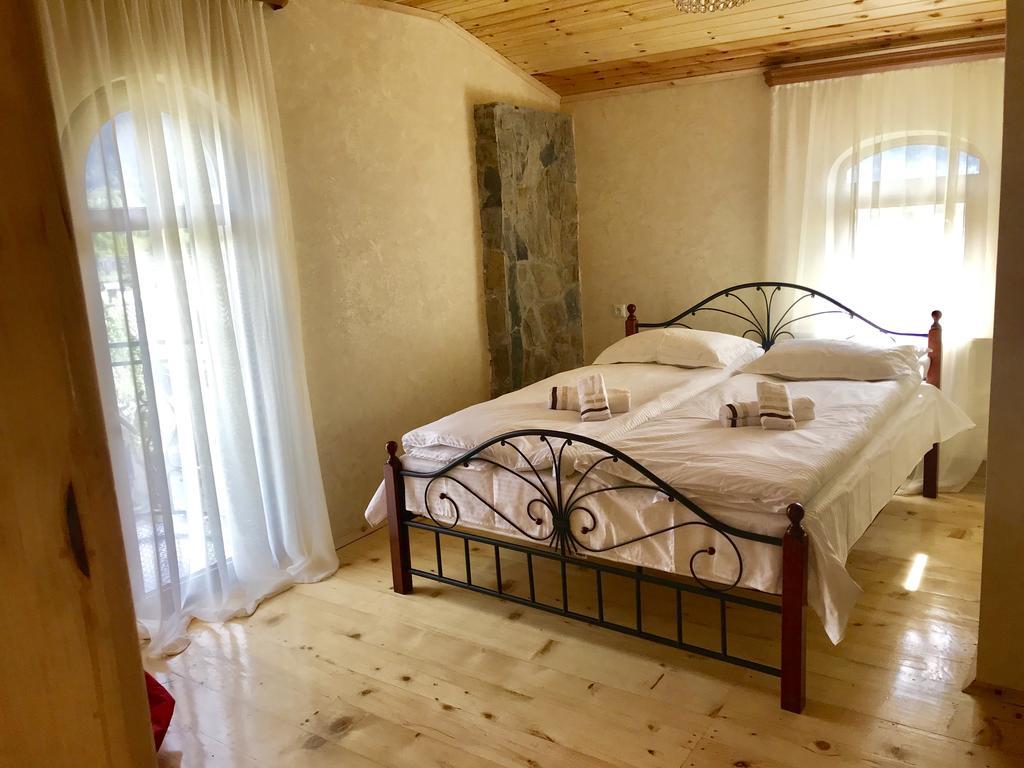 Laghami Guest House Mestia Exteriör bild